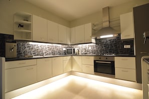 Villa | Private kitchen | High chair - Villa in Doornspijk Near Forest and Lake (Doornspijk)