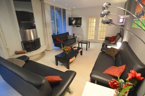 Living room - Villa in Doornspijk Near Forest and Lake (Doornspijk)