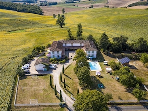 Exterior - Modern Mansion With Swimming Pool, Terrace, Garden Furniture (Rabastens)