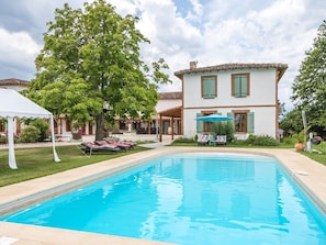 Outdoor pool - Modern Mansion With Swimming Pool, Terrace, Garden Furniture (Rabastens)
