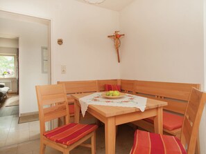 Dining - Beautiful Apartment With Private Terrace and a Separate Entrance (Dollnstein)