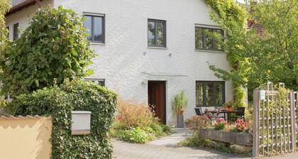 Beautiful Apartment With Private Terrace and a Separate Entrance