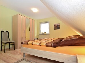 Apartment | 2 bedrooms, individually furnished, bed sheets - Peaceful Family Base in Floh (Floh)