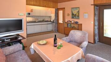 House | Dining