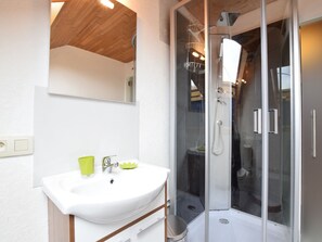 Apartment | Bathroom