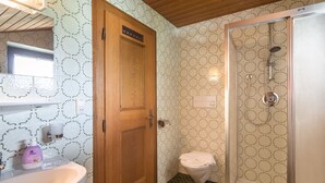 Shower, towels - Snug Apartment in Ellmau With Balcony (Ellmau)