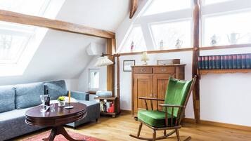 Apartment | Living room | TV