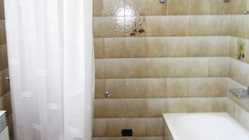 Cottage | Bathroom