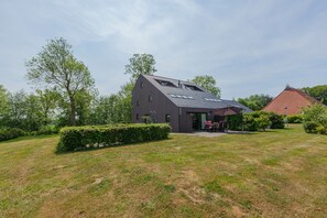 Exterior - Holiday Home With Private Terrace (Langweer)
