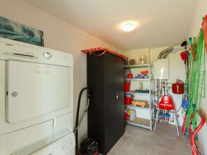 Room amenity - Holiday Home With Private Terrace (Langweer)