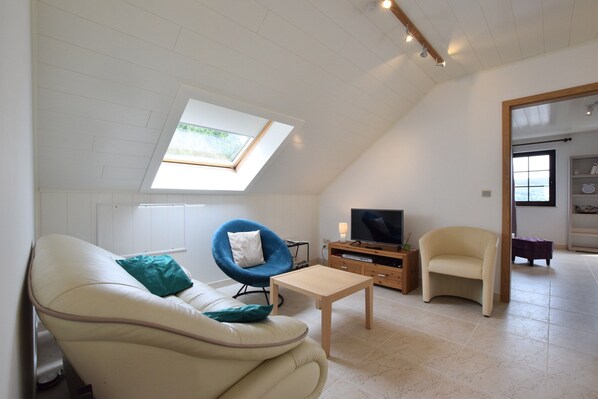 Living room - Lakeview Stay in Vielsalm (Vielsalm)