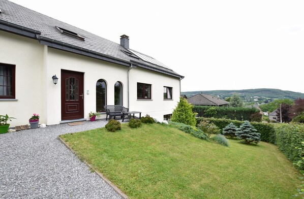 Apartment | Exterior - Lakeview Stay in Vielsalm (Vielsalm)