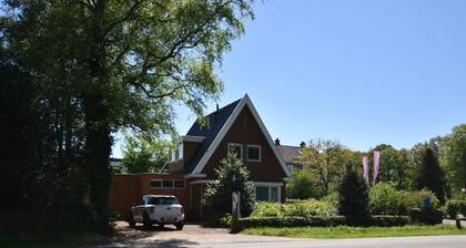 Detached Holiday Home Within Walking Distance of the Ijsselmeer & Rijsterbos