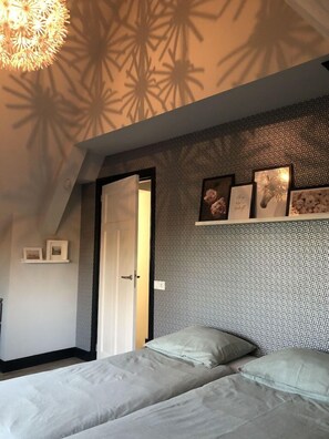 3 bedrooms, individually furnished, bed sheets - Detached Holiday Home Within Walking Distance of the Ijsselmeer & Rijsterbos (Rijs)