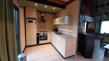 Casa | Cocina privada | Lavavajillas y periquera