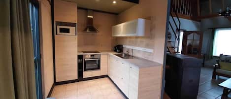 House | Private kitchen | Dishwasher, highchair