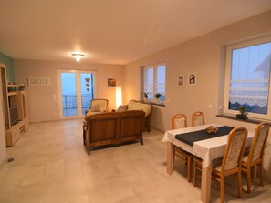 Apartment | Tempat makan