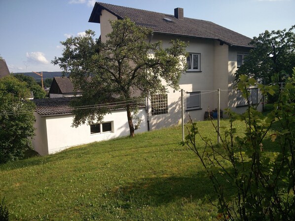 House | Exterior - Spacious Holiday Home in Schillingen With Garden (Schillingen)