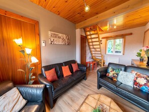 Living room - Pretty Holiday Home near Durbuy & La Roche-en-Ardennes (Erezee)