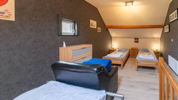 Villa | 2 bedrooms, individually furnished, bed sheets