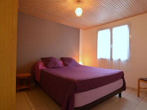 2 bedrooms, individually furnished, cots/infant beds, bed sheets - Cozy Holiday Home in Saint-hilaire-la-forêt With Garden (Saint-Hilaire-la-Forêt)