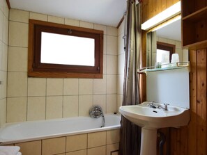 House | Bathroom - Holiday Home in Tenneville by Ourthe River (Tenneville)