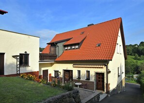 Apartment | Exterior - Holiday Home in the Thuringian Forest With Roof (Bad Liebenstein)