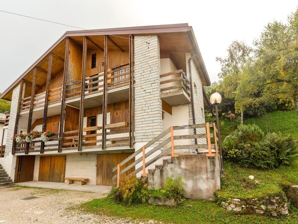 Chalet | Exterior