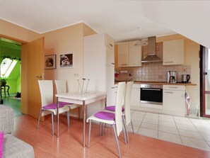 Dining - Dreamy Apartment With Garden and Balcony in the Spreewald (Schmogrow)
