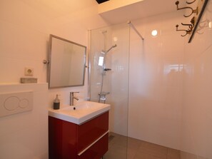 Shower - Charming Holiday Home in Overijssel by the Forest (Giethmen)