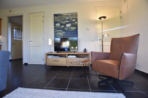 House | Living room - Rural Holiday Home With Terrace (Zuidwolde)