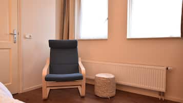 House | 1 bedroom, individually furnished, bed sheets