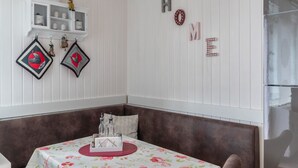 Dining - Cozy Apartment in Altenau Harz near Ski Area Hahnenklee (Clausthal-Zellerfeld)