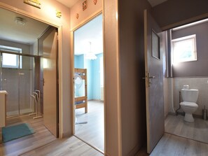 Shower - Peaceful Holiday Home in Burgundy Near Forest (Chevagny-les-Chevrières)