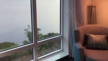 Phòng đôi Tiêu chuẩn | Két bảo mật tại phòng, trang trí khác biệt