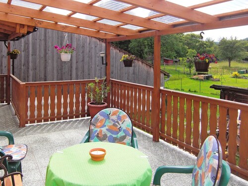 Apartment Near Eisenach With a Separate Entrance and Covered Terrace