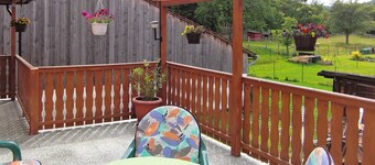 Apartment Near Eisenach With a Separate Entrance and Covered Terrace