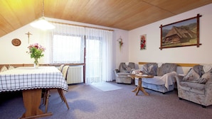 Apartment | Living area - Apartment With Garden (Bad Peterstal-Griesbach)