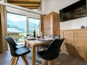 Chalet | Living room - Luxurious Holiday Home in Piesendorf With Sauna (Piesendorf)