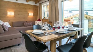Living room - Luxurious Holiday Home in Piesendorf With Sauna (Piesendorf)