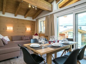 Chalet | Living room - Luxurious Holiday Home in Piesendorf With Sauna (Piesendorf)