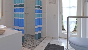Bathroom - Modern Apartment in Reiste Near Forest (Eslohe)