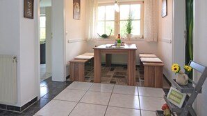 Dining - Modern Apartment in Reiste Near Forest (Eslohe)
