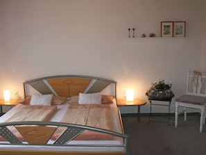 Apartment | 1 bedroom, individually furnished - Cosy Apartment With Terrace and Garden Access in a Quiet Wooded Area (Goessweinstein)