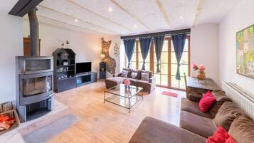 House | Living area | Fireplace