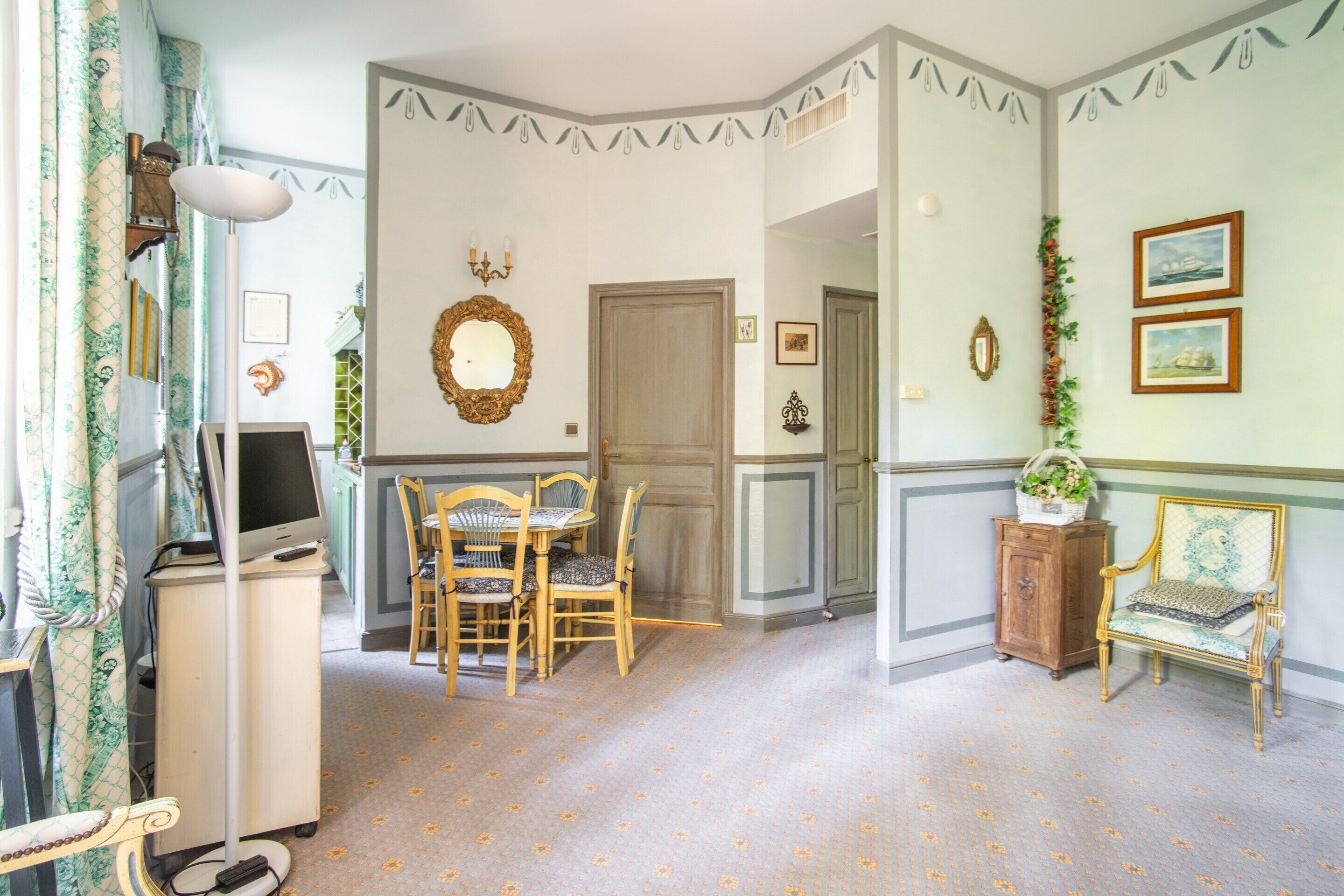 Apartment | Tempat makan