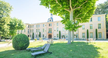 Villa in Grimaud Near Tennis Court & Pool
