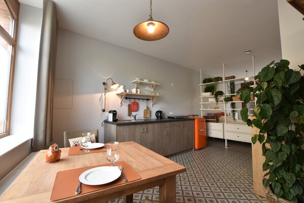 Apartment | Private kitchen - Apartment in Ieper With Terrace (Ypres)