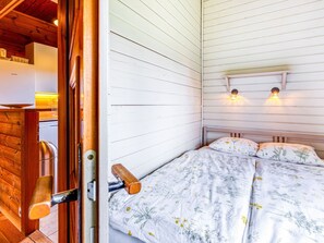2 bedrooms, individually furnished, bed sheets