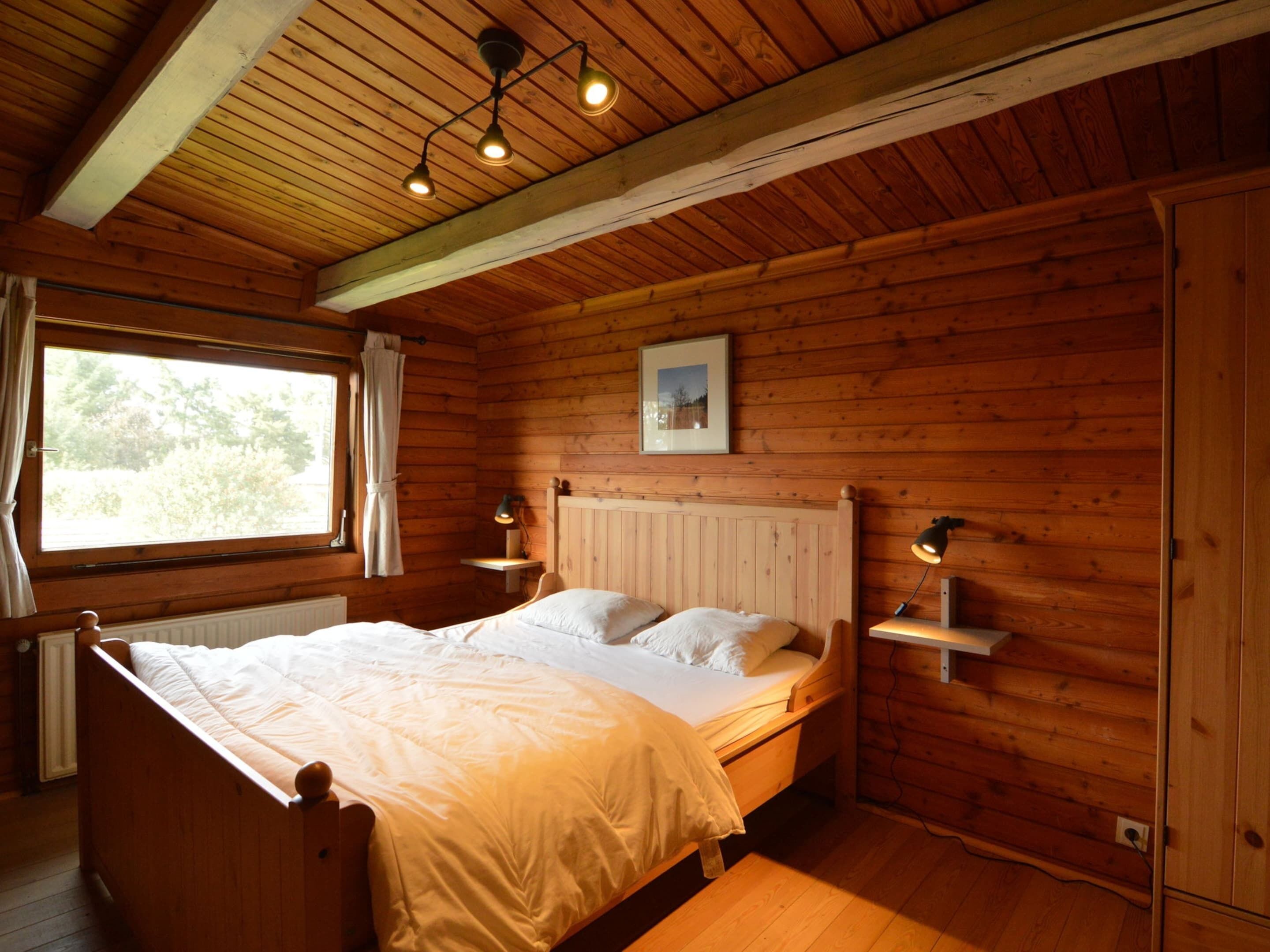 Chalet | 2 bedrooms, individually furnished, bed sheets